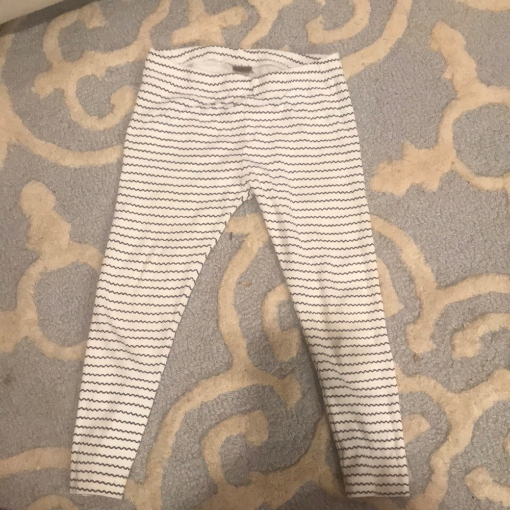 Tea Collection size 4 zig zag leggings